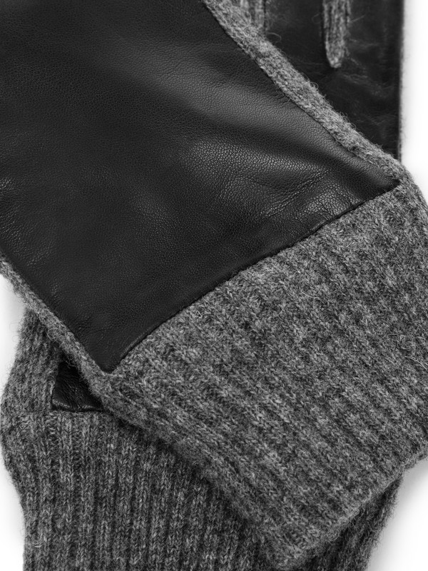 TOUCH IS01550